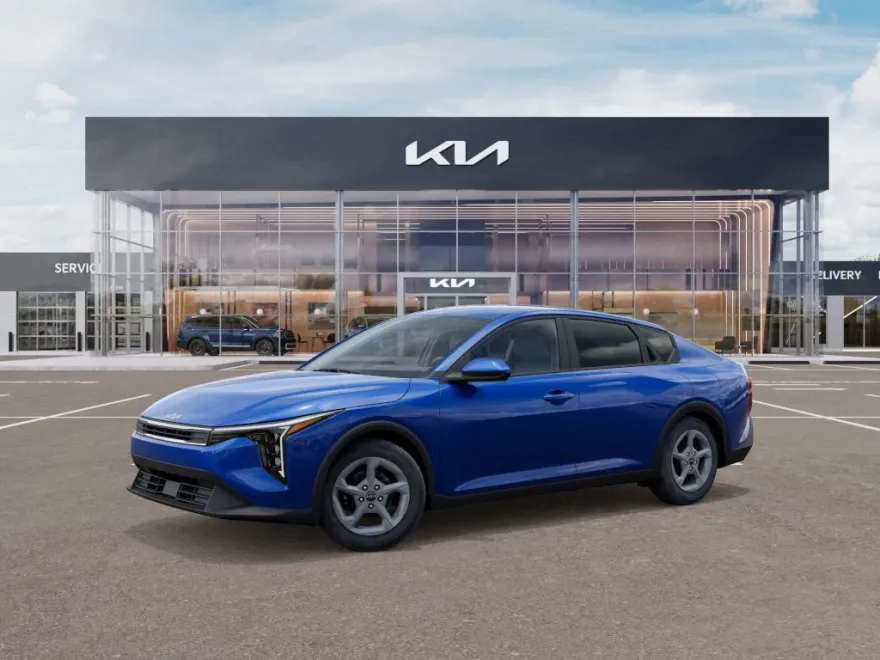 2025 Kia K4 LXS photo 1