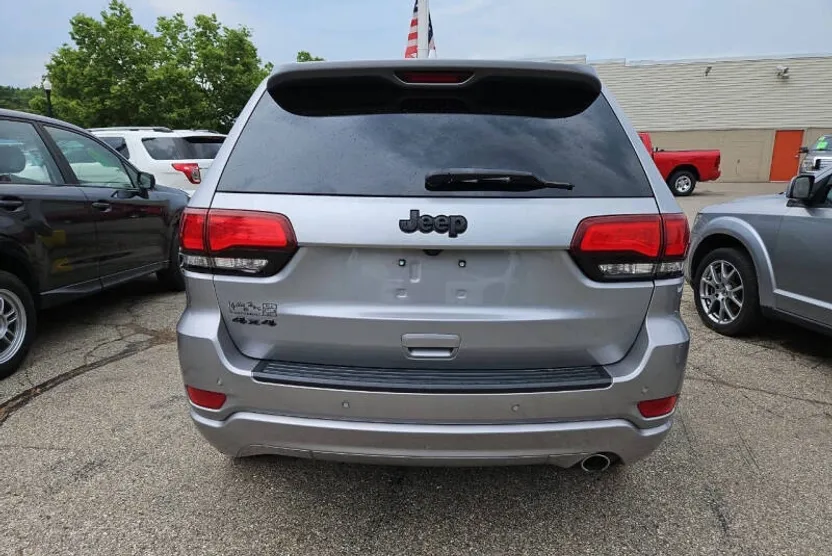 2018 Jeep Grand Cherokee Altitude photo 1