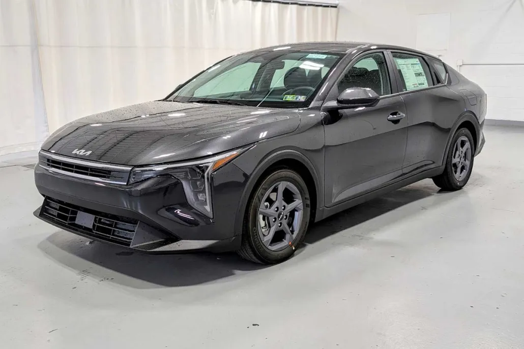 2025 Kia K4 LXS photo 1