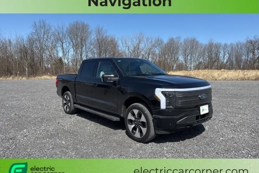 2023 Ford F-150 Lightning Platinum photo 1