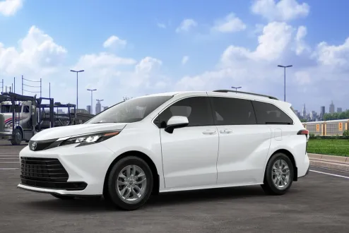 2025 Toyota Sienna LE photo 2