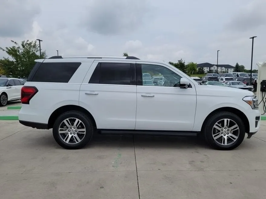 2024 Ford Expedition Limited photo 1