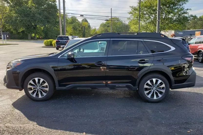 2025 Subaru Outback Limited photo 1