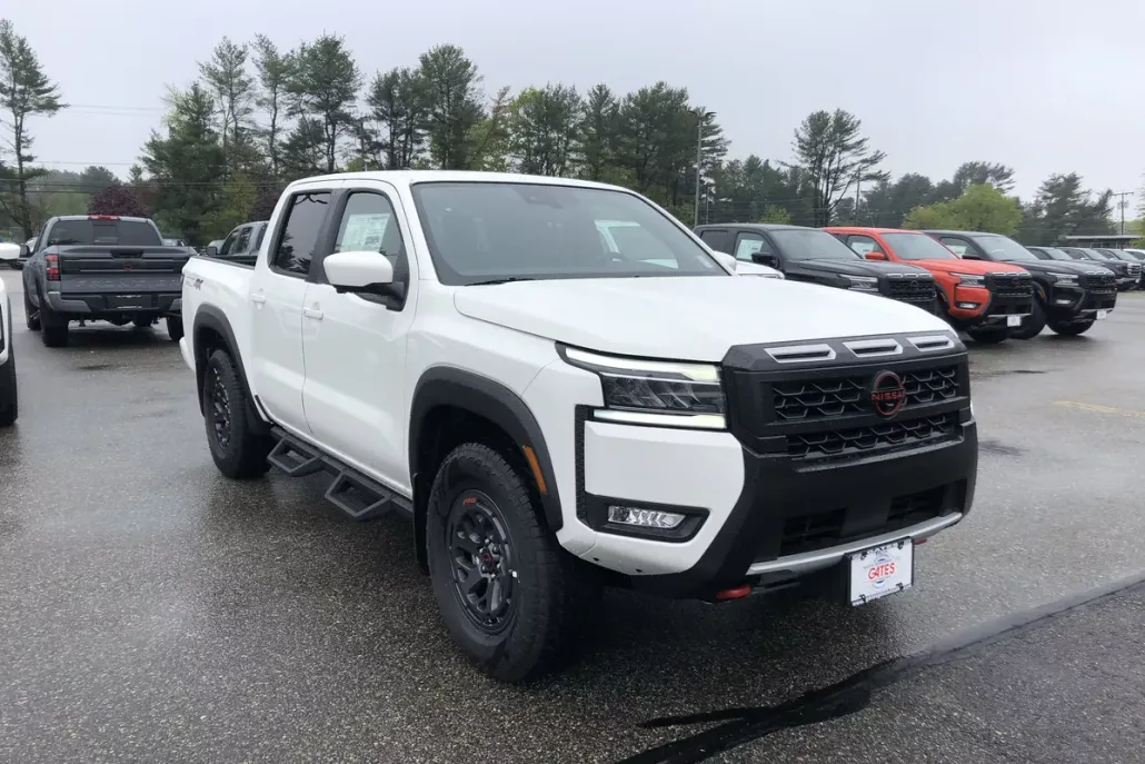 2025 Nissan Frontier PRO-4X photo 1