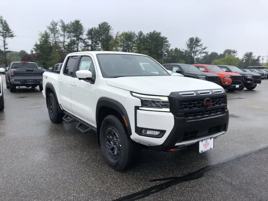 2025 Nissan Frontier PRO-4X photo 1