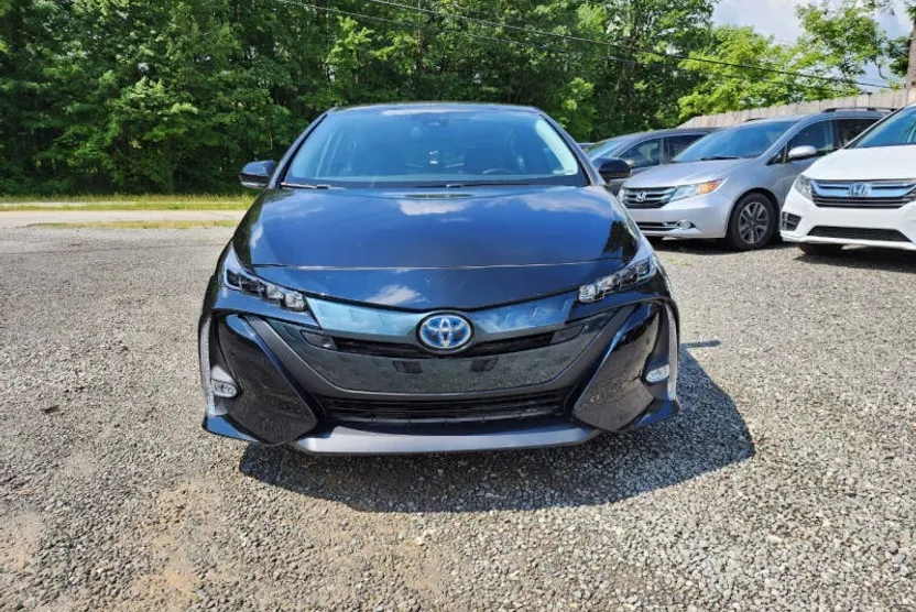 2021 Toyota Prius Prime Limited photo 1