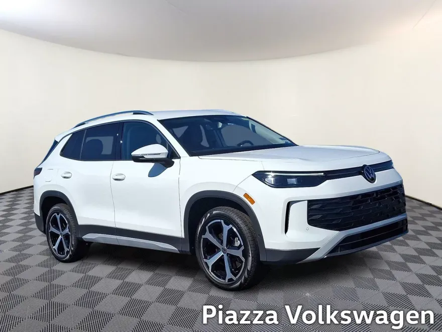 2025 Volkswagen Tiguan SE photo 1