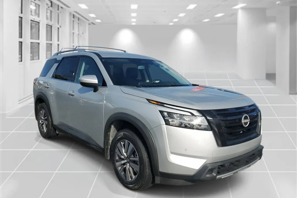 2023 Nissan Pathfinder SL photo 1