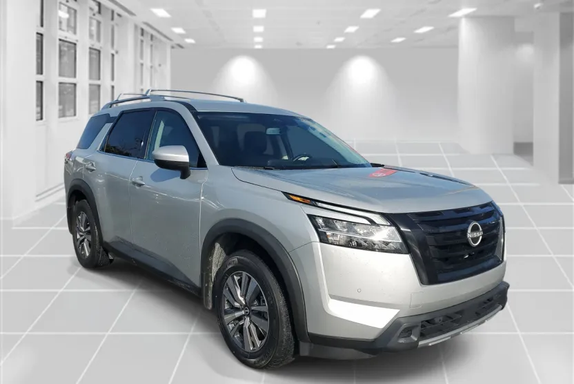 2023 Nissan Pathfinder SL photo 1