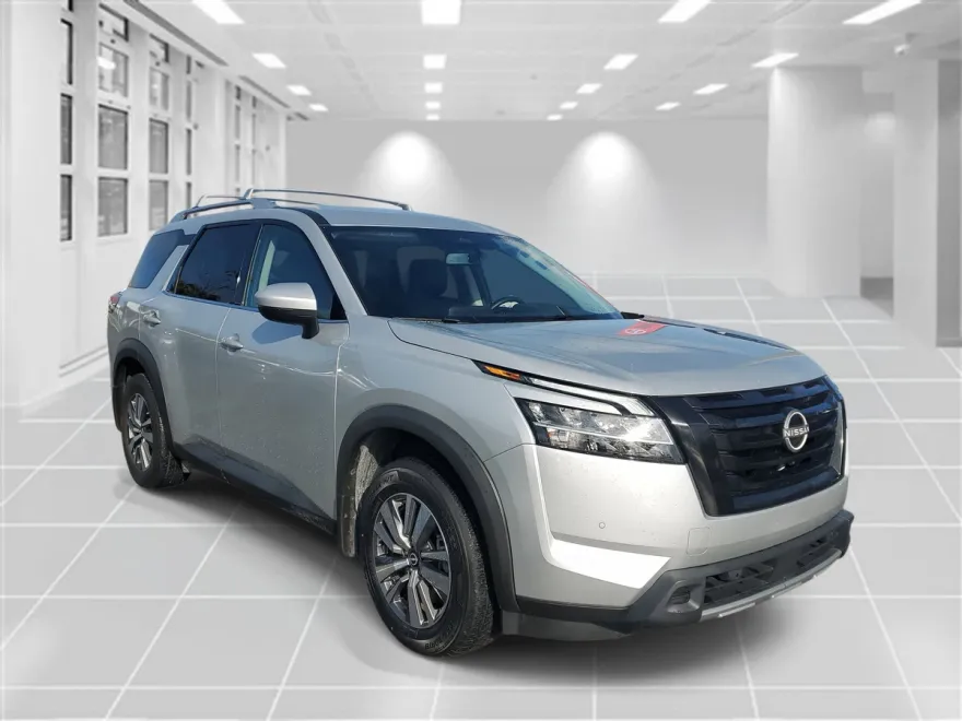 2023 Nissan Pathfinder SL photo 1