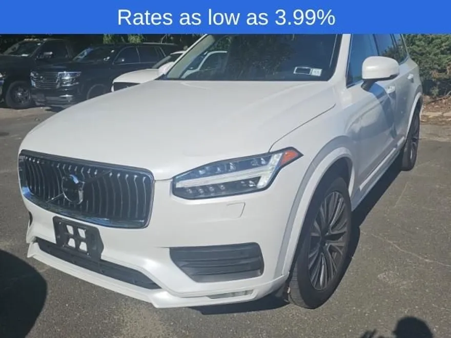 2022 Volvo XC90 T6 AWD Momentum photo 1