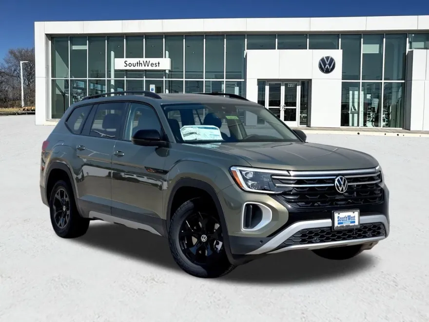 2025 Volkswagen Atlas SE Technology Peak Edition photo 1