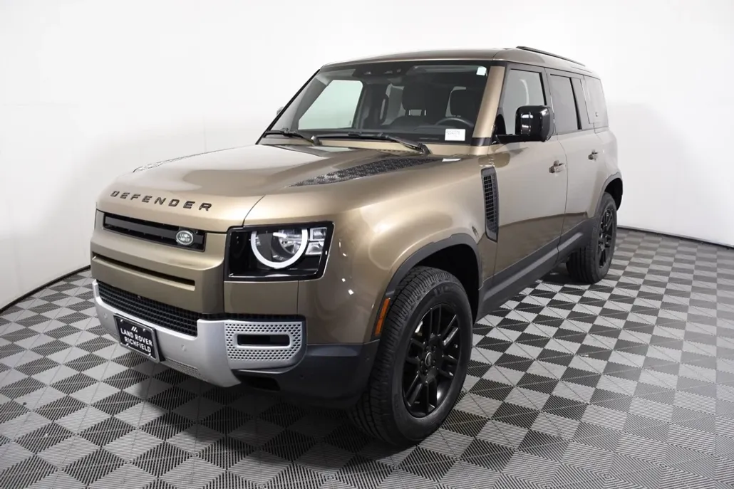 2023 Land Rover Defender 110 S photo 1