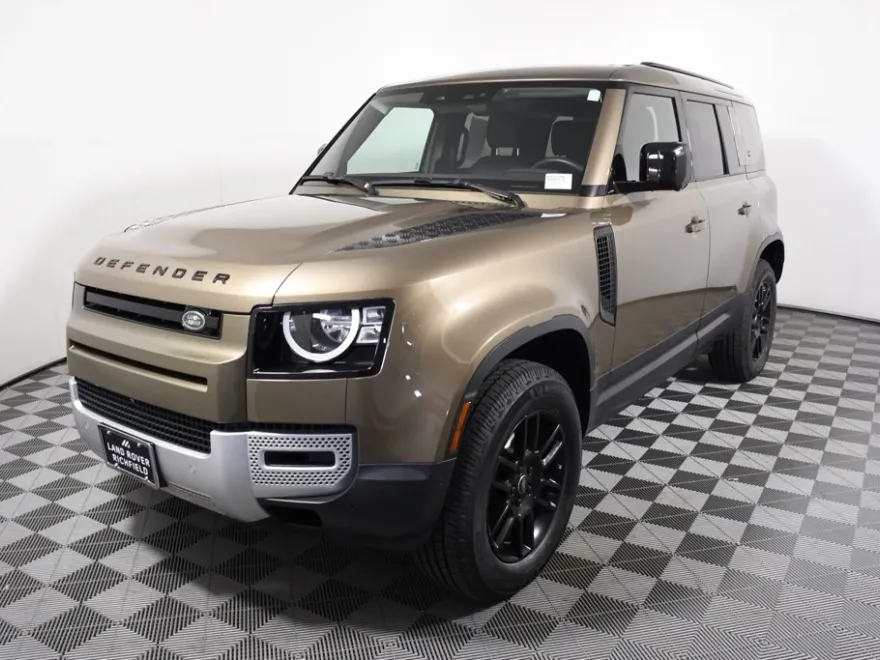 2023 Land Rover Defender 110 S photo 1