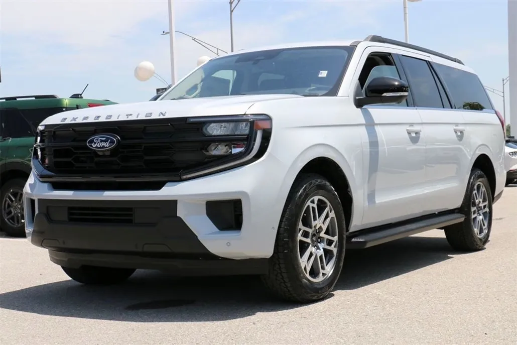 2025 Ford Expedition MAX photo 1