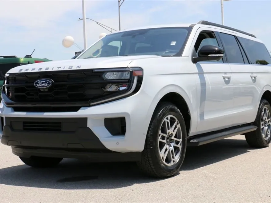 2025 Ford Expedition MAX photo 1