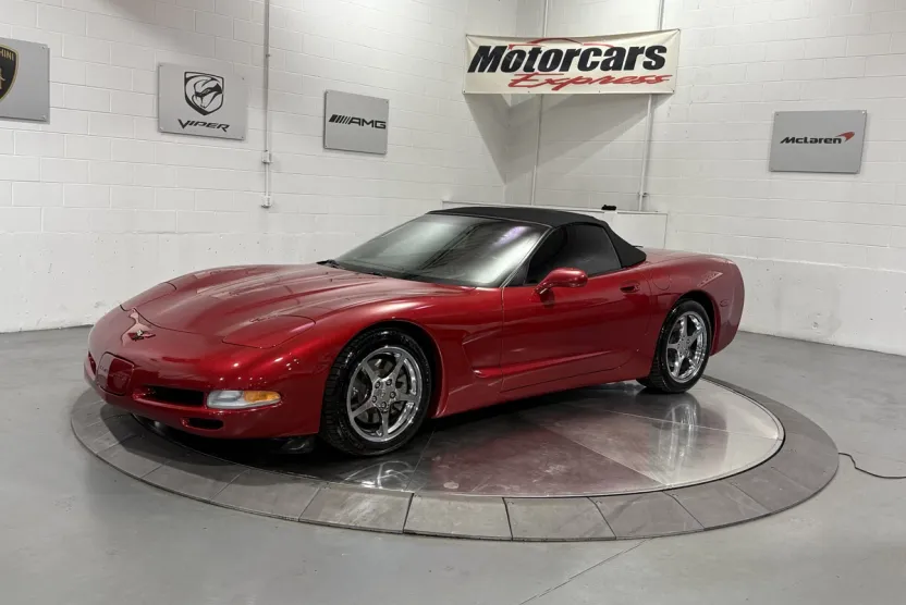 2004 Chevrolet Corvette photo 1