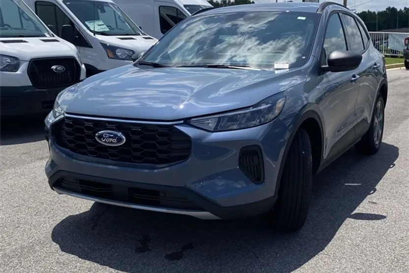 2025 Ford Escape Hybrid ST-Line photo 1