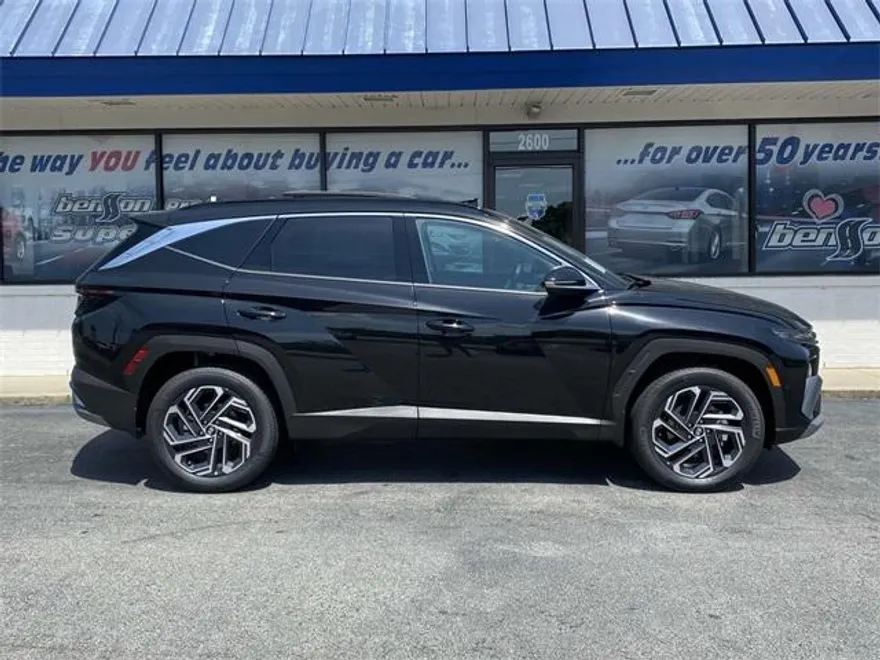 2025 Hyundai Tucson Hybrid Limited photo 1