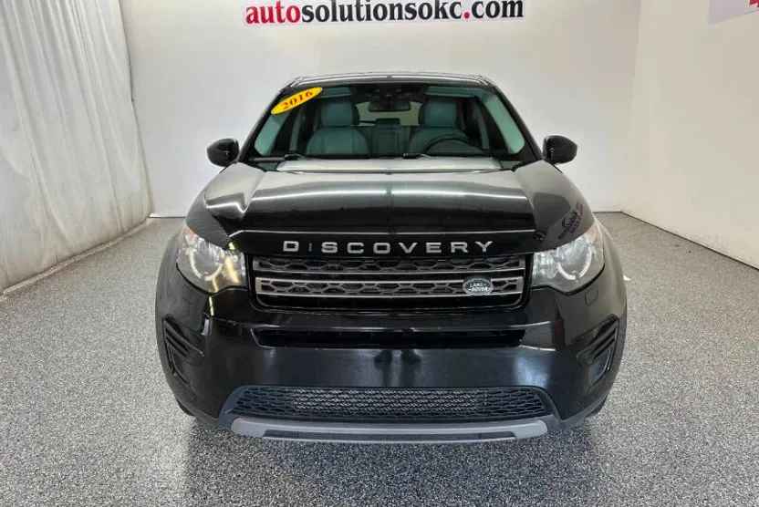 2016 Land Rover Discovery Sport SE photo 1