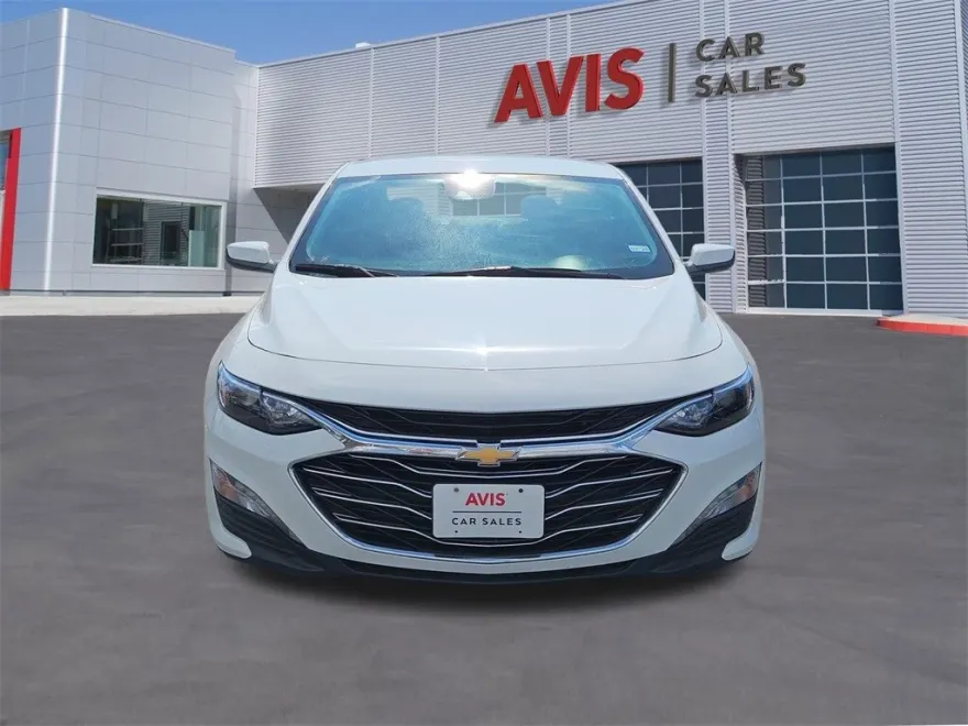 2024 Chevrolet Malibu 1LT photo 1