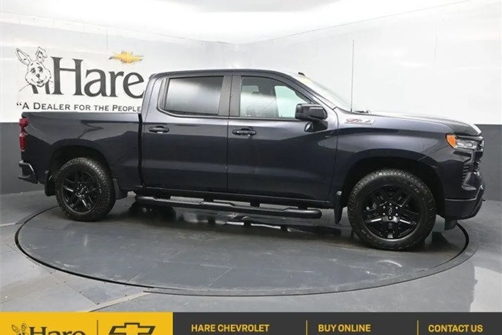 2024 Chevrolet Silverado 1500 RST photo 1