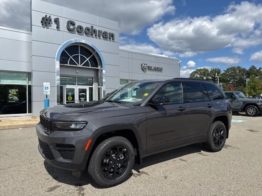 2025 Jeep Grand Cherokee Altitude X photo 1
