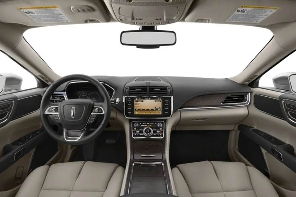 2018 Lincoln Continental Premiere photo 1