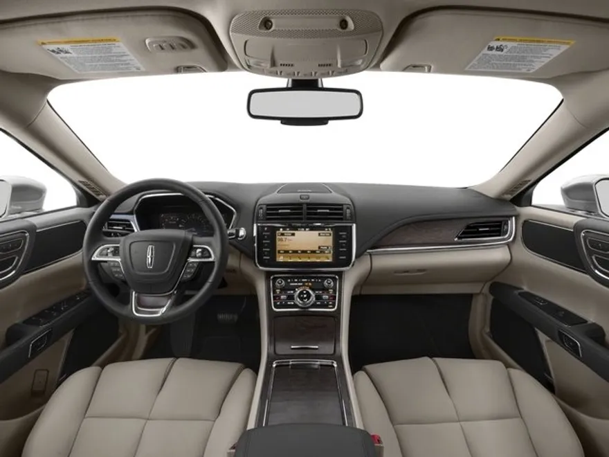 2018 Lincoln Continental Premiere photo 1