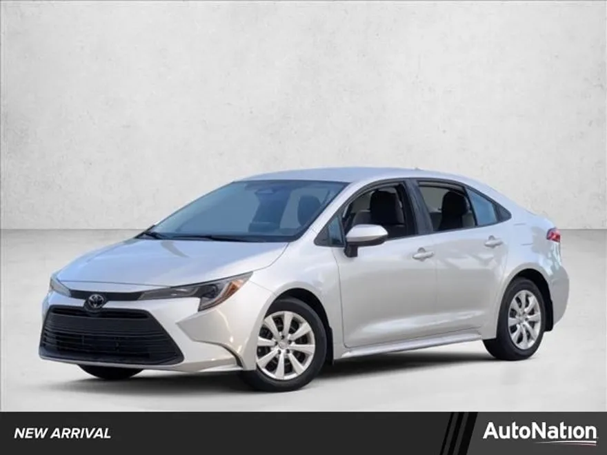 2025 Toyota Corolla LE photo 1