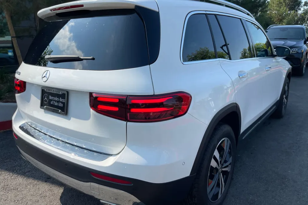 2025 Mercedes Benz GLB 250 photo 1