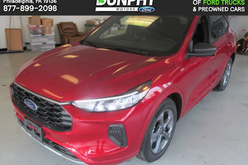 2023 Ford Escape ST-Line photo 1