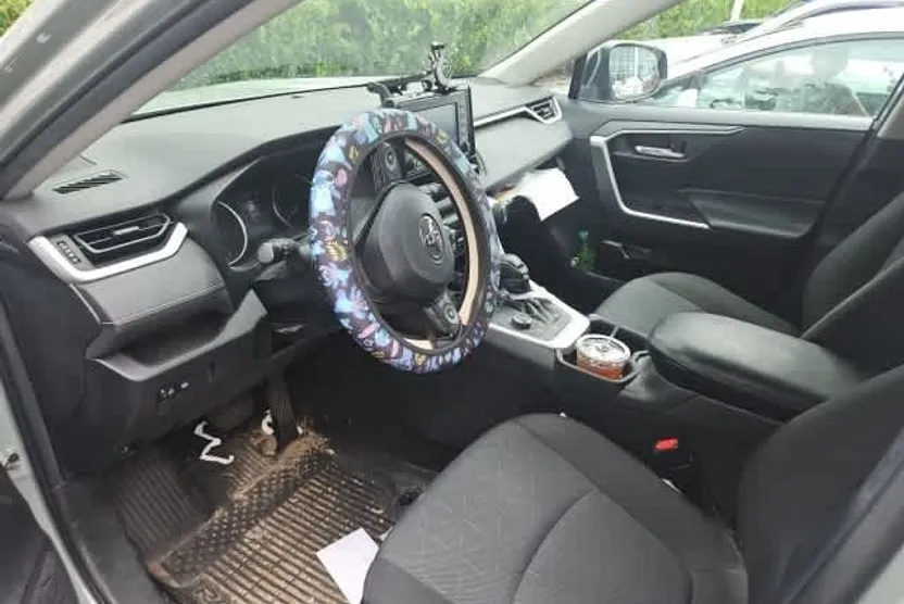 2022 Toyota RAV4 Hybrid XLE photo 1