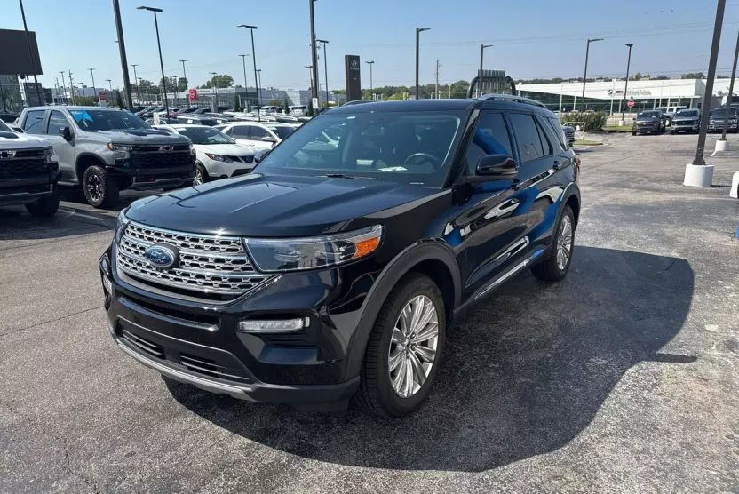 2022 Ford Explorer Limited photo 1