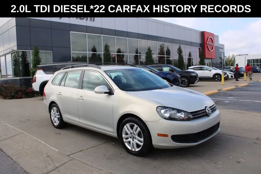 2011 Volkswagen Jetta SportWagen 2.0 TDI photo 1