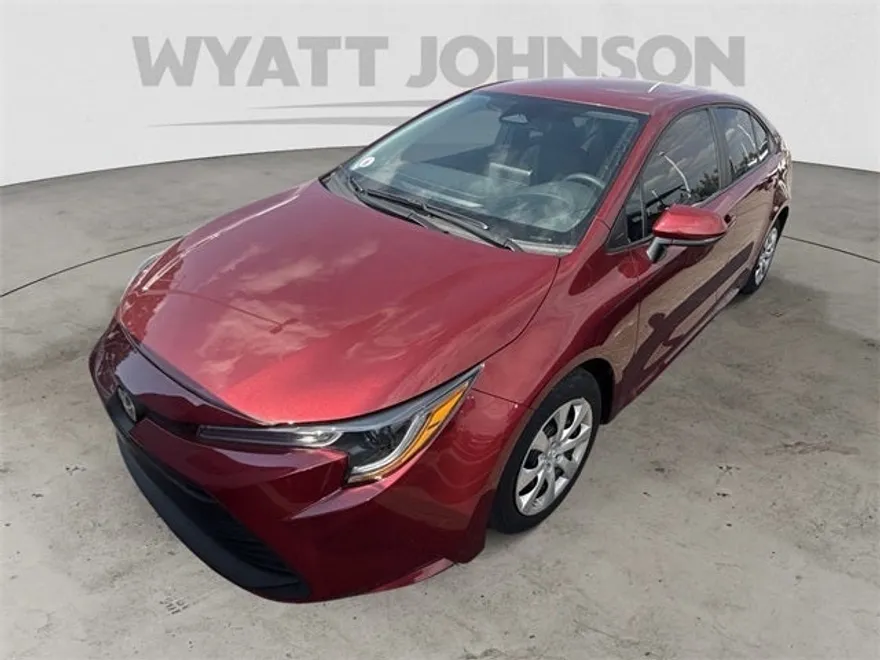 2023 Toyota Corolla LE photo 1