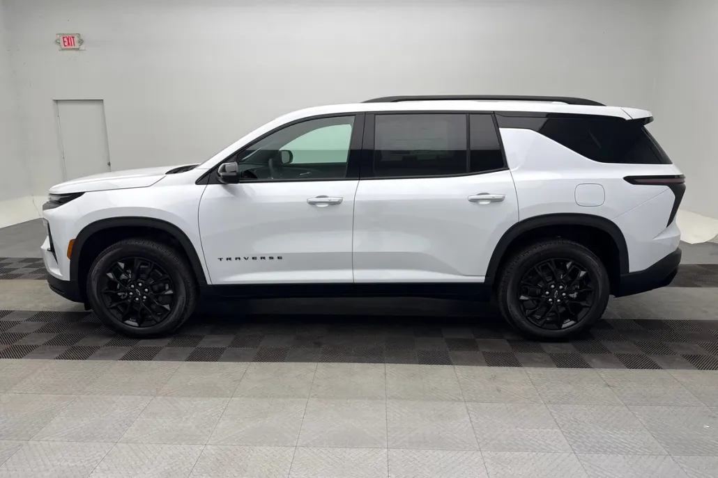 2026 Chevrolet Traverse photo 1
