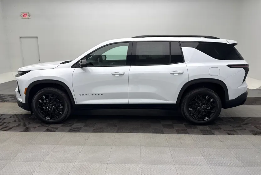 2026 Chevrolet Traverse photo 1