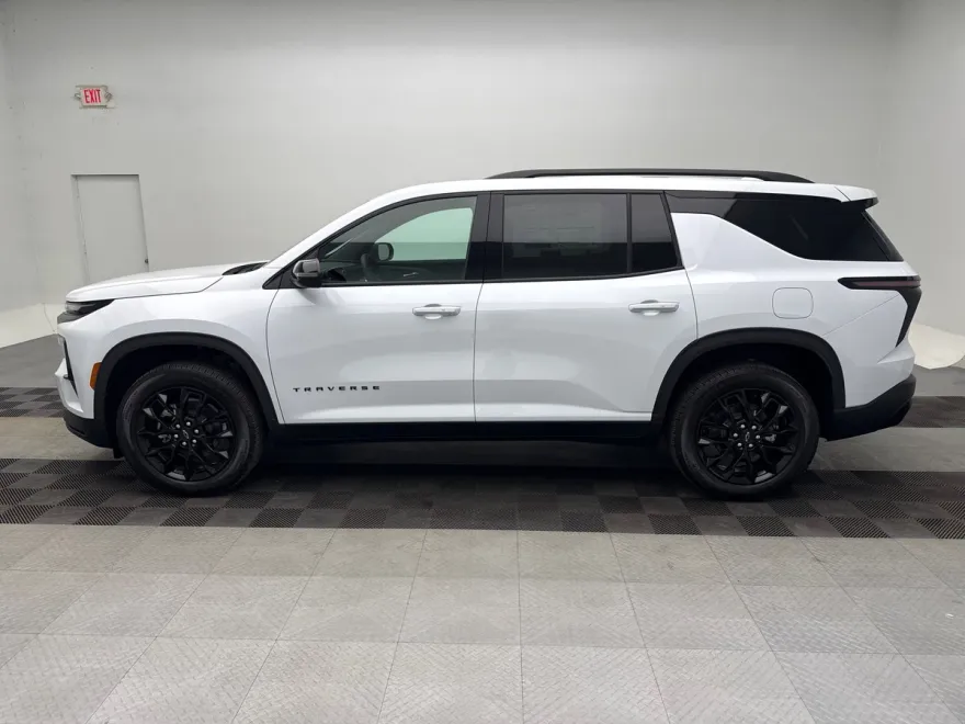 2026 Chevrolet Traverse photo 1