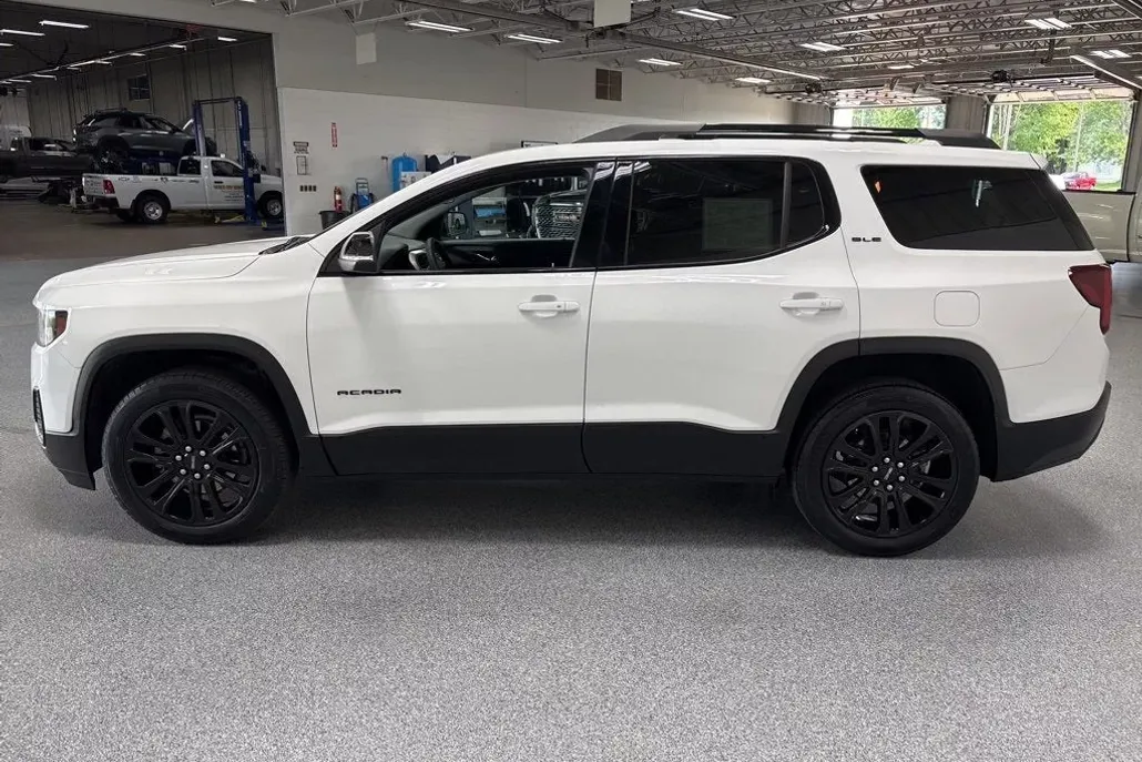 2023 Gmc Acadia SLE photo 1