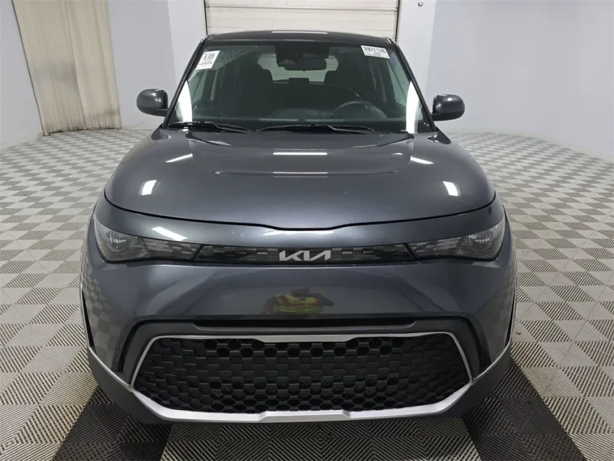 2023 Kia Soul LX photo 1