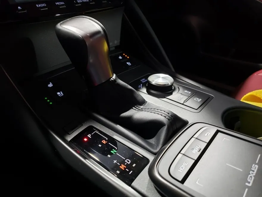 2025 Lexus IS 300 photo 19