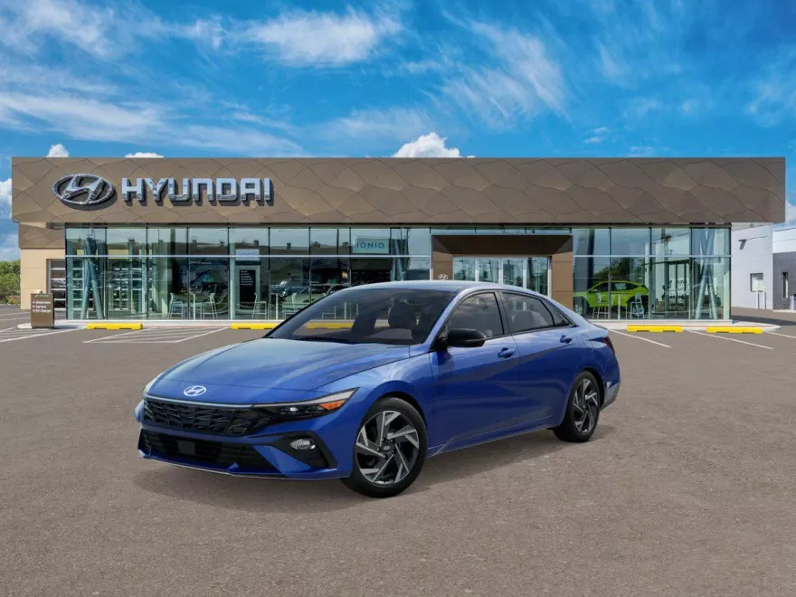 2025 Hyundai Elantra SEL Sport photo 1