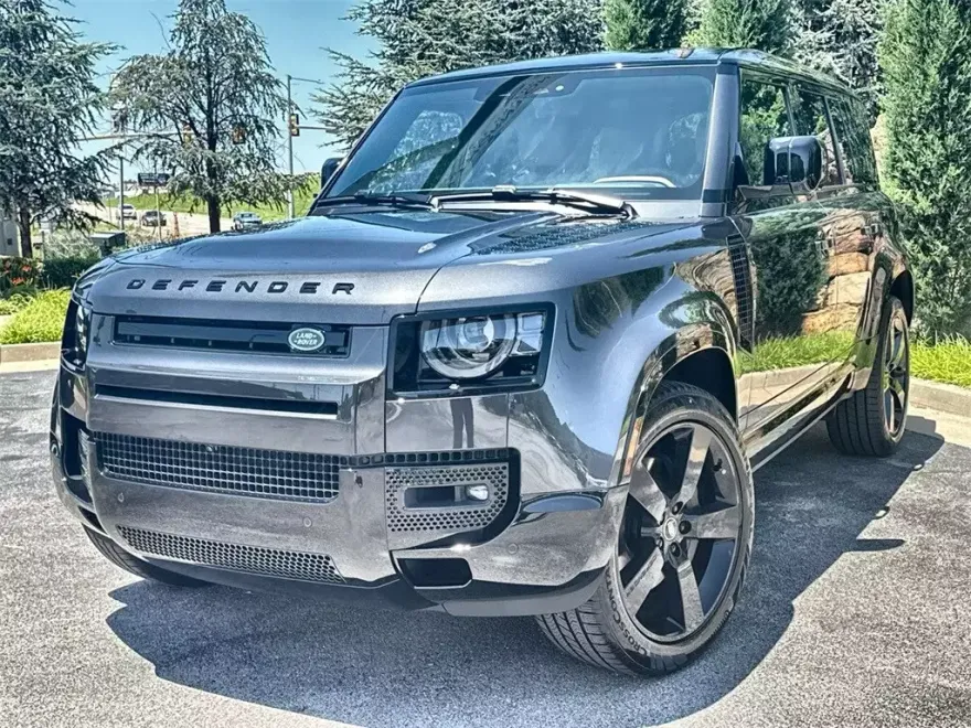 2025 Land Rover Defender 110 X-Dynamic SE photo 1