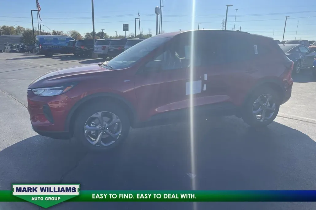 2025 Ford Escape ST-Line photo 1