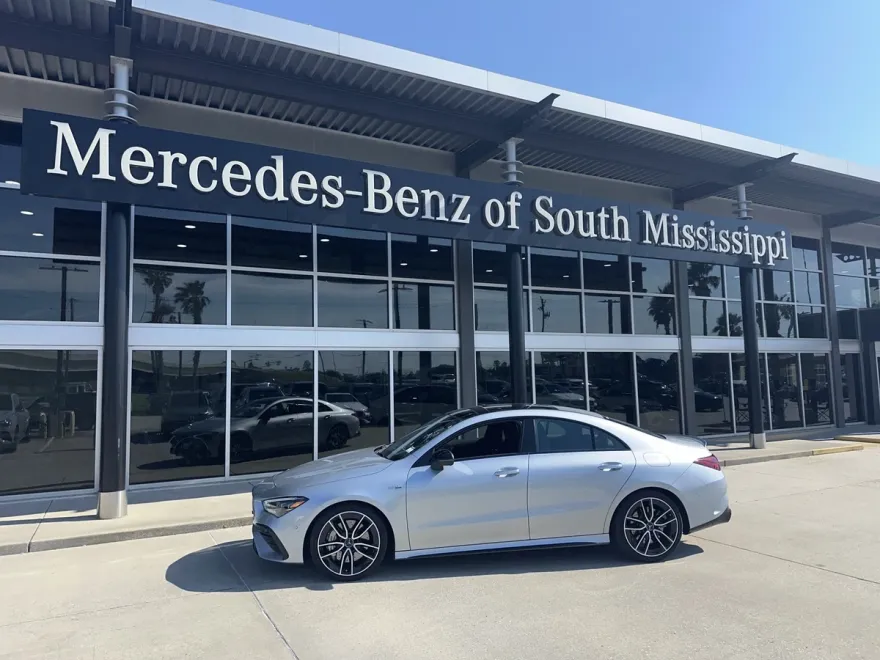 2025 Mercedes Benz CLA 35 photo 1