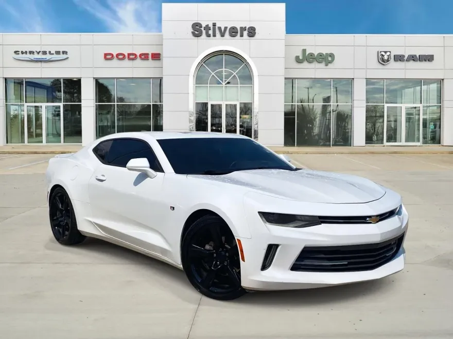 2018 Chevrolet Camaro 2LT photo 1