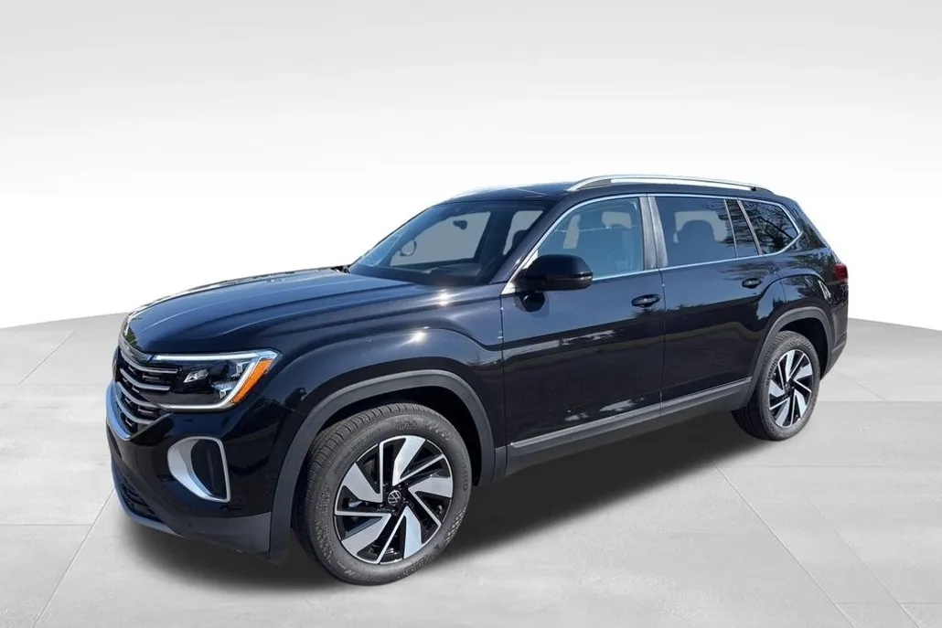 2026 Volkswagen Atlas SEL photo 1