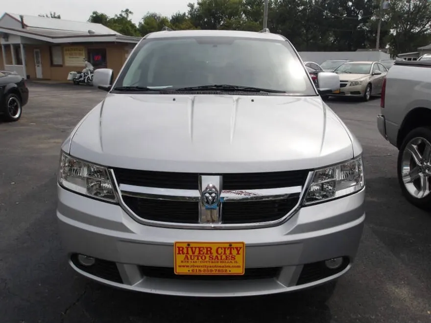 2010 Dodge Journey SXT photo 1