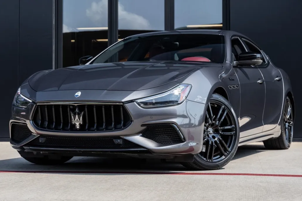 2023 Maserati Ghibli Modena Q4 photo 1